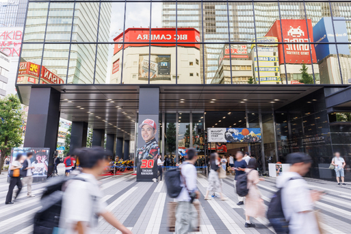 柱へのサイン掲示も可能